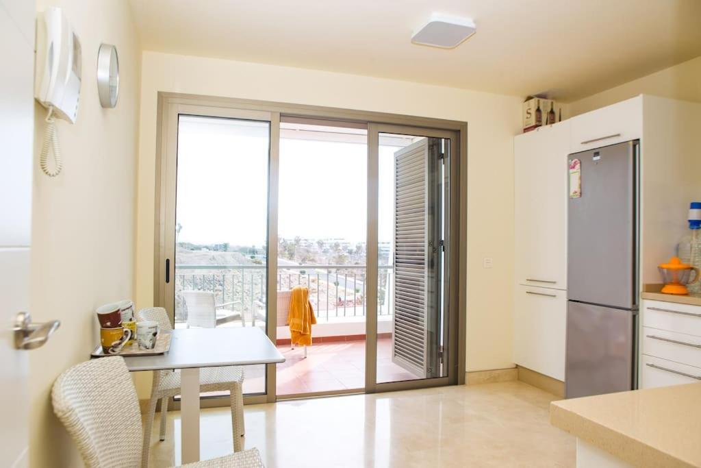 2 Bedrooms Apartment In Magnolia Golf Resort, La Caleta 阿德耶 外观 照片