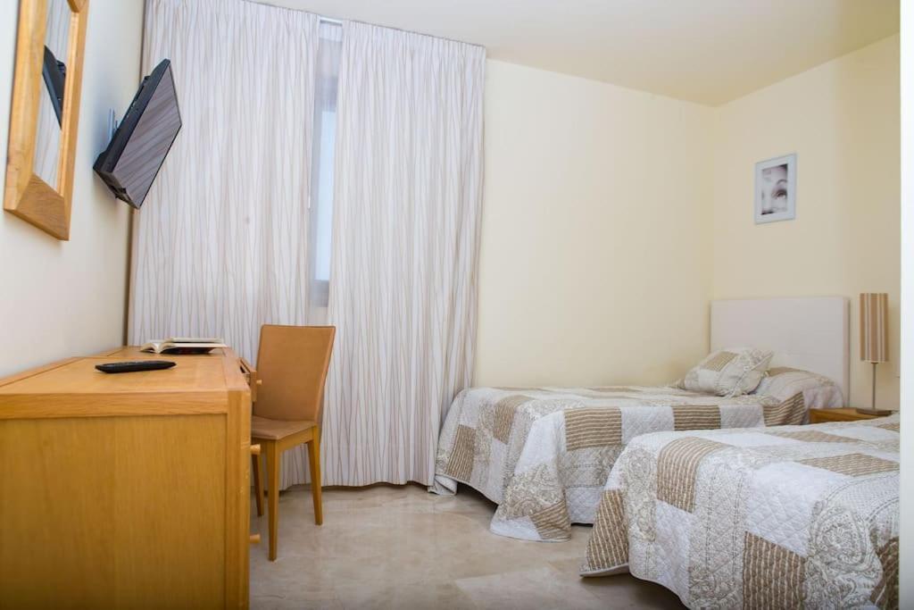 2 Bedrooms Apartment In Magnolia Golf Resort, La Caleta 阿德耶 外观 照片