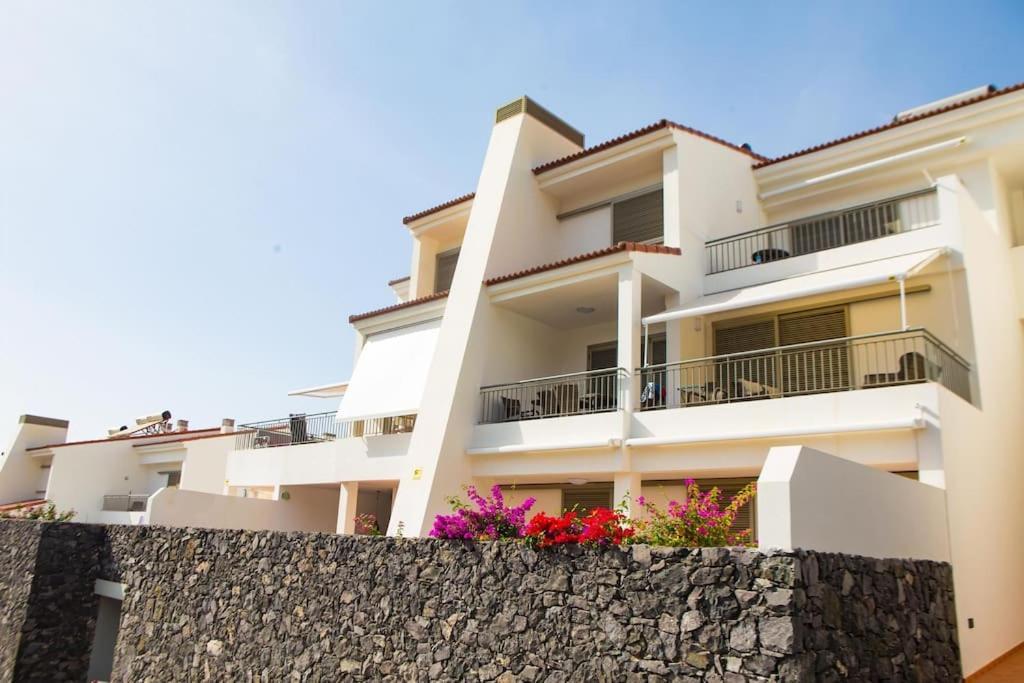 2 Bedrooms Apartment In Magnolia Golf Resort, La Caleta 阿德耶 外观 照片