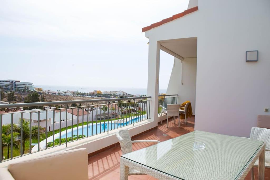 2 Bedrooms Apartment In Magnolia Golf Resort, La Caleta 阿德耶 外观 照片