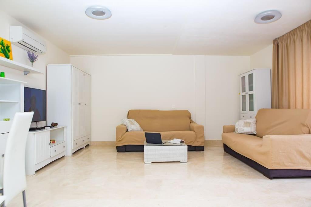2 Bedrooms Apartment In Magnolia Golf Resort, La Caleta 阿德耶 外观 照片