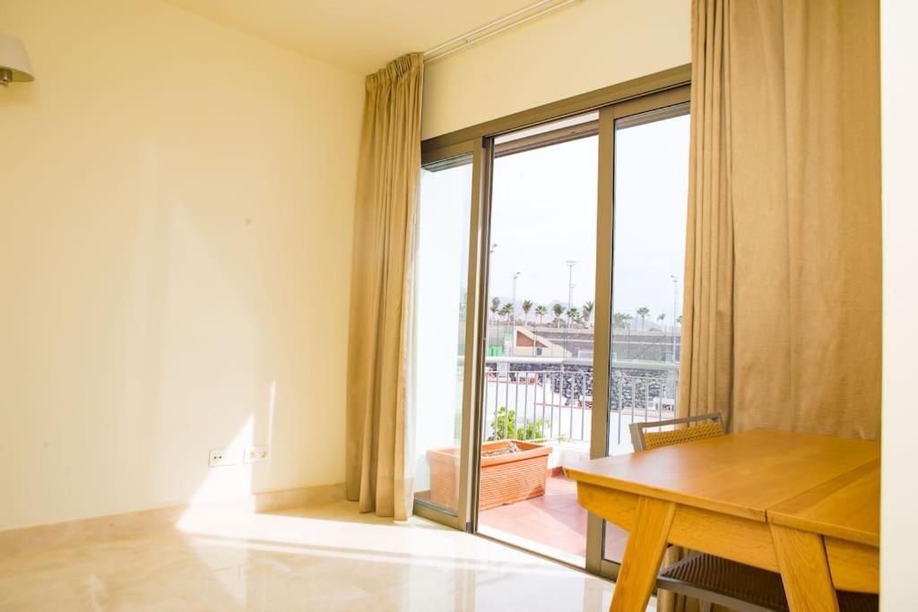 2 Bedrooms Apartment In Magnolia Golf Resort, La Caleta 阿德耶 外观 照片