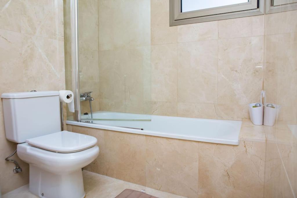2 Bedrooms Apartment In Magnolia Golf Resort, La Caleta 阿德耶 外观 照片