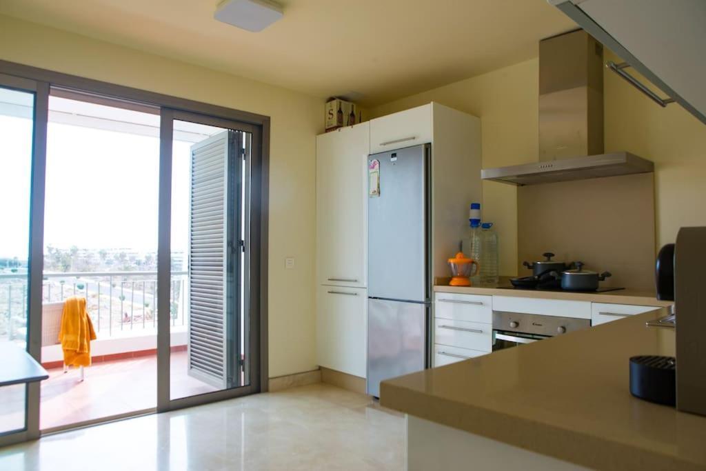 2 Bedrooms Apartment In Magnolia Golf Resort, La Caleta 阿德耶 外观 照片