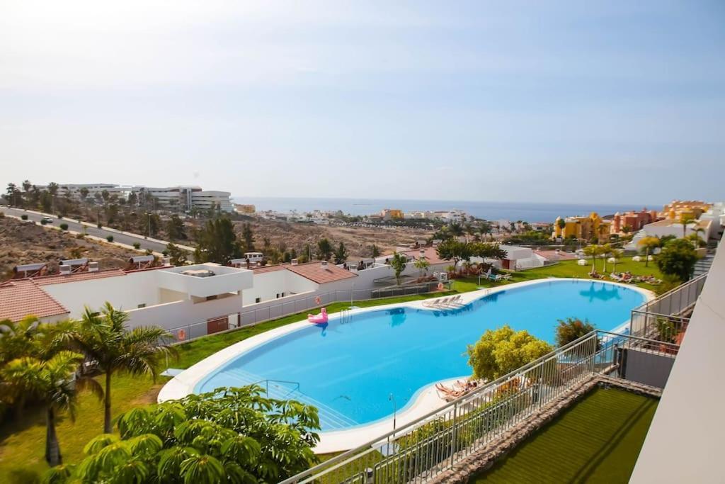 2 Bedrooms Apartment In Magnolia Golf Resort, La Caleta 阿德耶 外观 照片