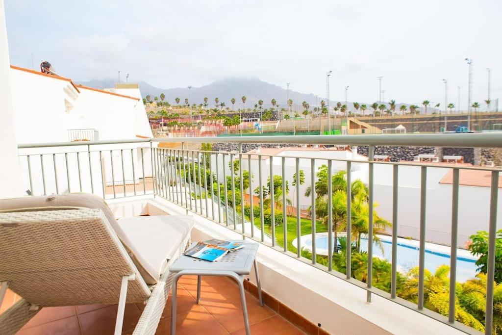2 Bedrooms Apartment In Magnolia Golf Resort, La Caleta 阿德耶 外观 照片